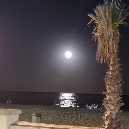 Apartamento Primera Linea Mar Cambrils Cerca Puerto Kültér fotó